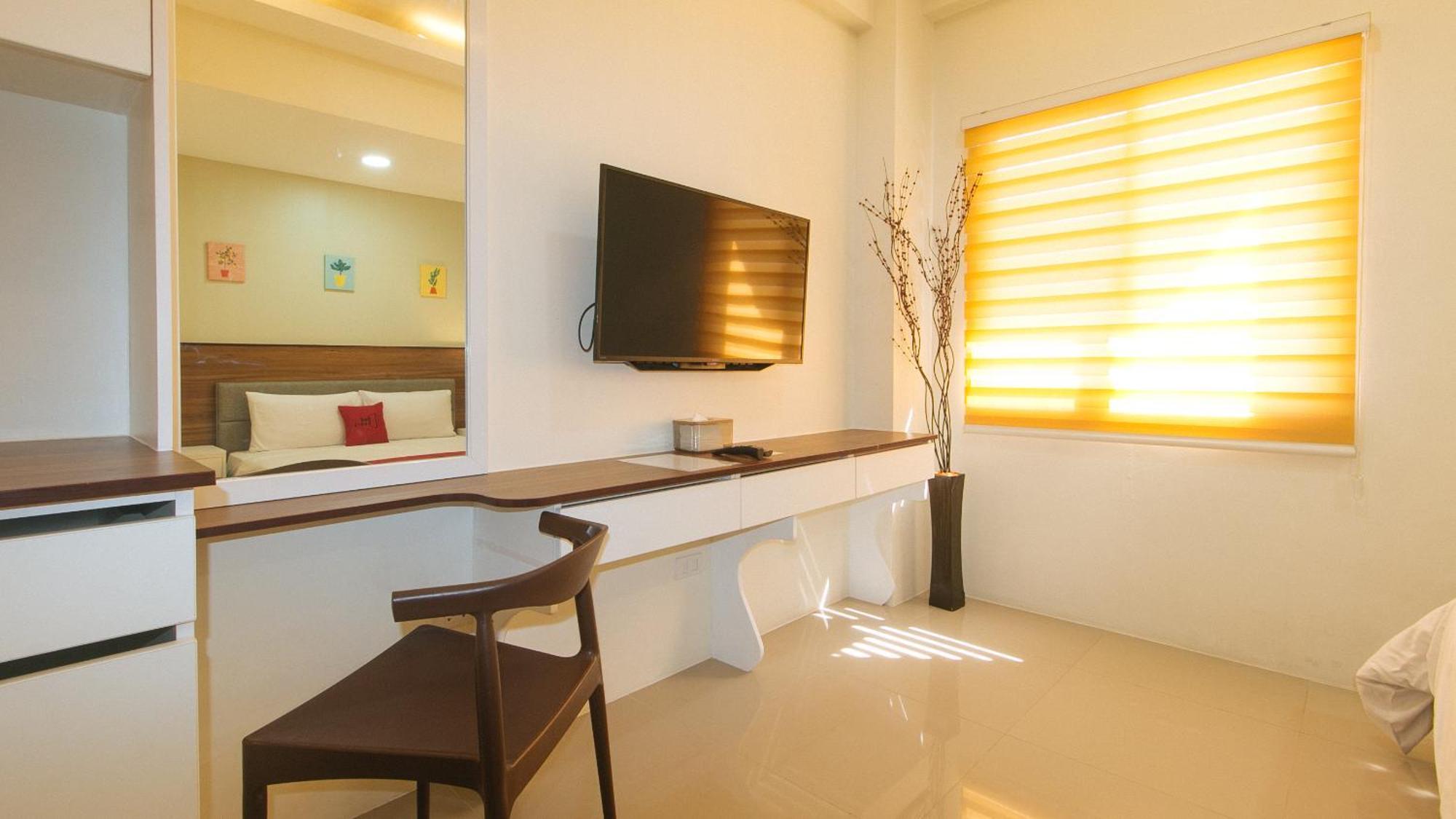 Reddoorz @ Leoncia Apartelle מנדאוה סיטי מראה חיצוני תמונה