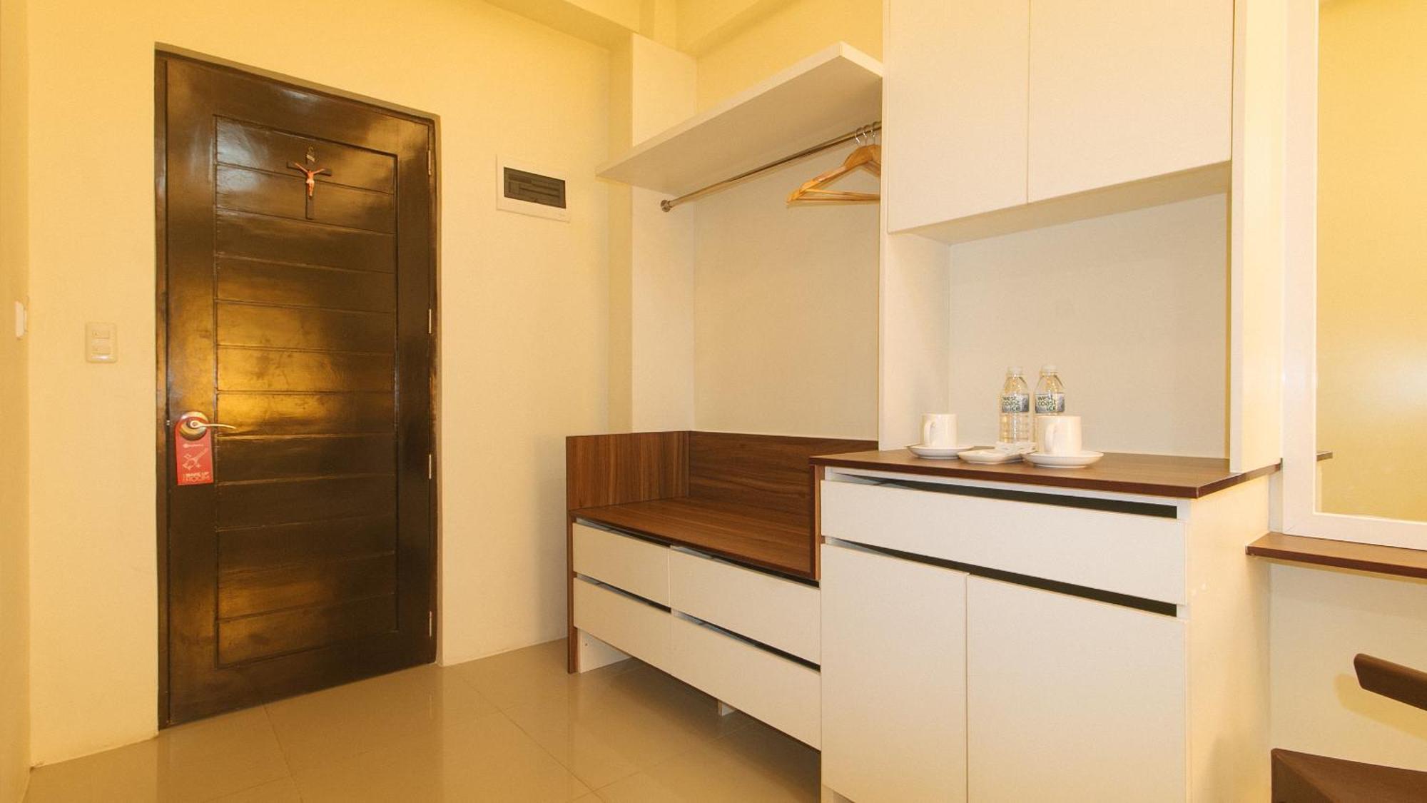 Reddoorz @ Leoncia Apartelle מנדאוה סיטי מראה חיצוני תמונה