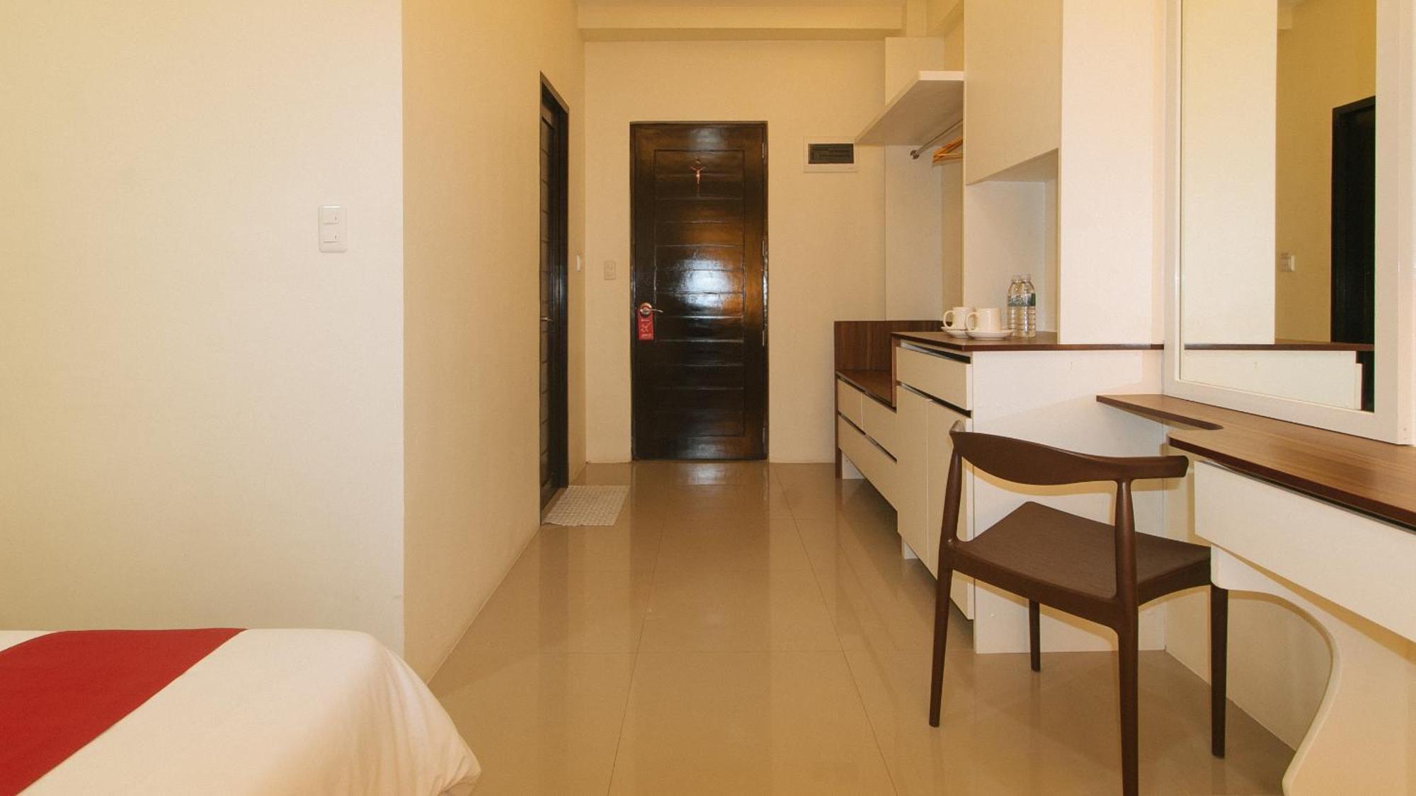 Reddoorz @ Leoncia Apartelle מנדאוה סיטי מראה חיצוני תמונה