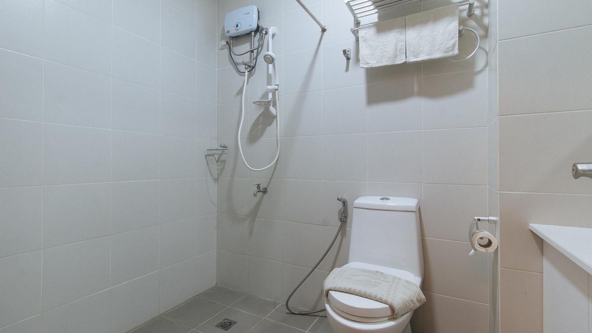 Reddoorz @ Leoncia Apartelle מנדאוה סיטי מראה חיצוני תמונה